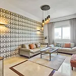 Spacious 2 Bed Flat With City Views And Free Parking