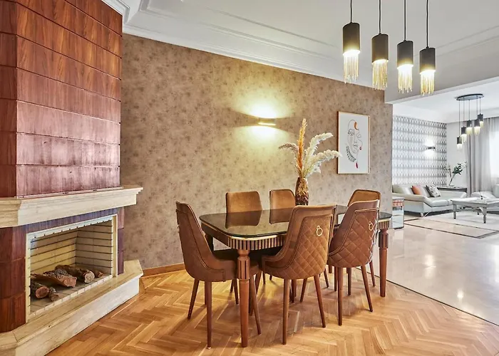 Spacious 2 Bed Flat With City Views And Free Parking
